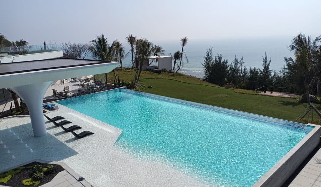 Hainan Wanning Yaju Leshan Qinwan outdoor swimming pool 3 03 4