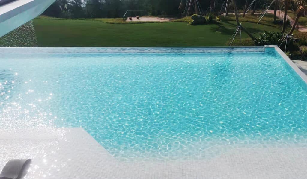 Hainan Wanning Yaju Leshan Qinwan outdoor swimming pool 4 04 1