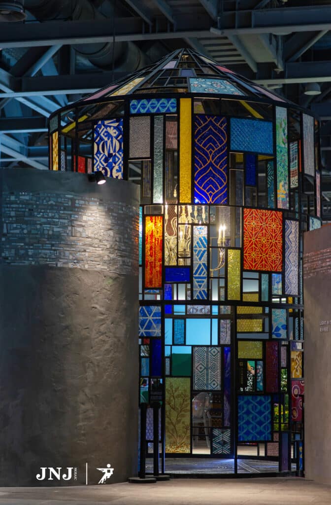 Look! Subtle interweaving, blending and boundless -- Visit JNJ mosaic to appreciate the “tower” 5 202012161134402539 3947