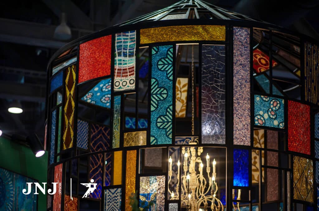 Look! Subtle interweaving, blending and boundless -- Visit JNJ mosaic to appreciate the “tower” 6 202012161134462539 1021