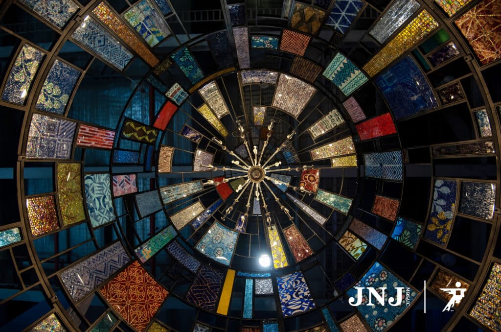Look! Subtle interweaving, blending and boundless -- Visit JNJ mosaic to appreciate the “tower” 7 202012161134482539 3569