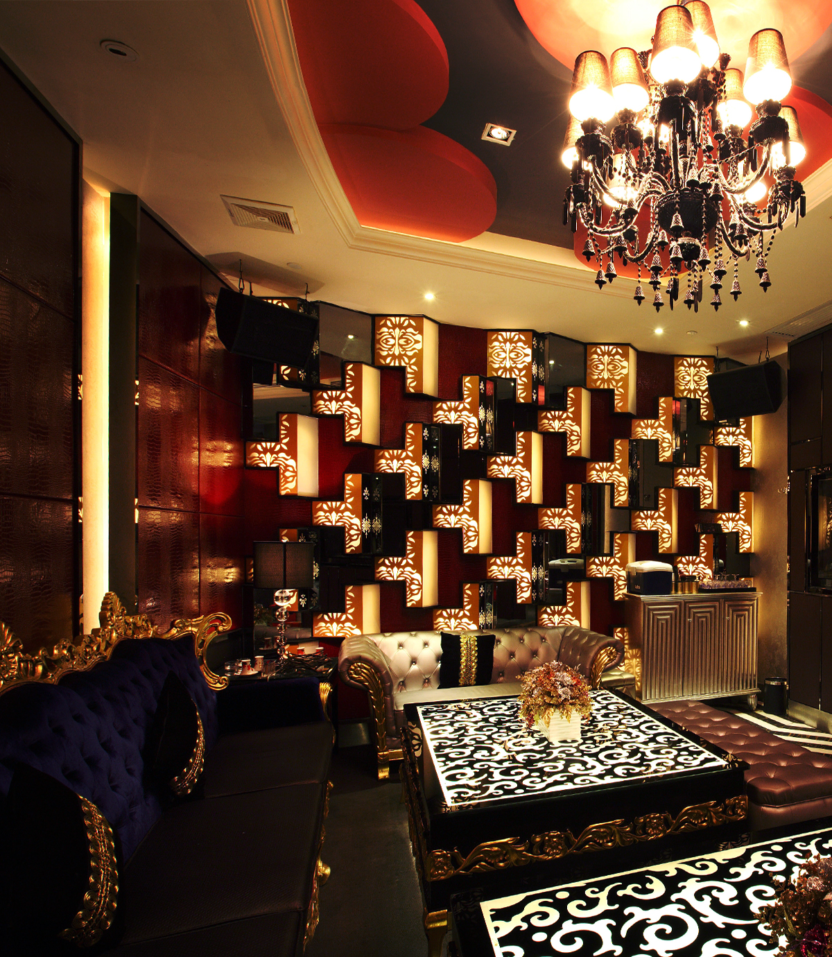 reflective mosaic wall in entertainment space