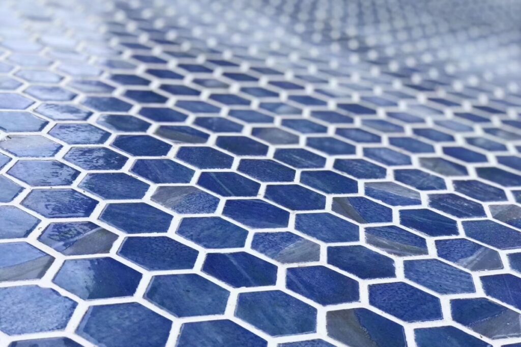 Mosaic Tiles for Swimming Pools in the Middle East 7 Slip-resistant and corrosion-resistant pool mosaics