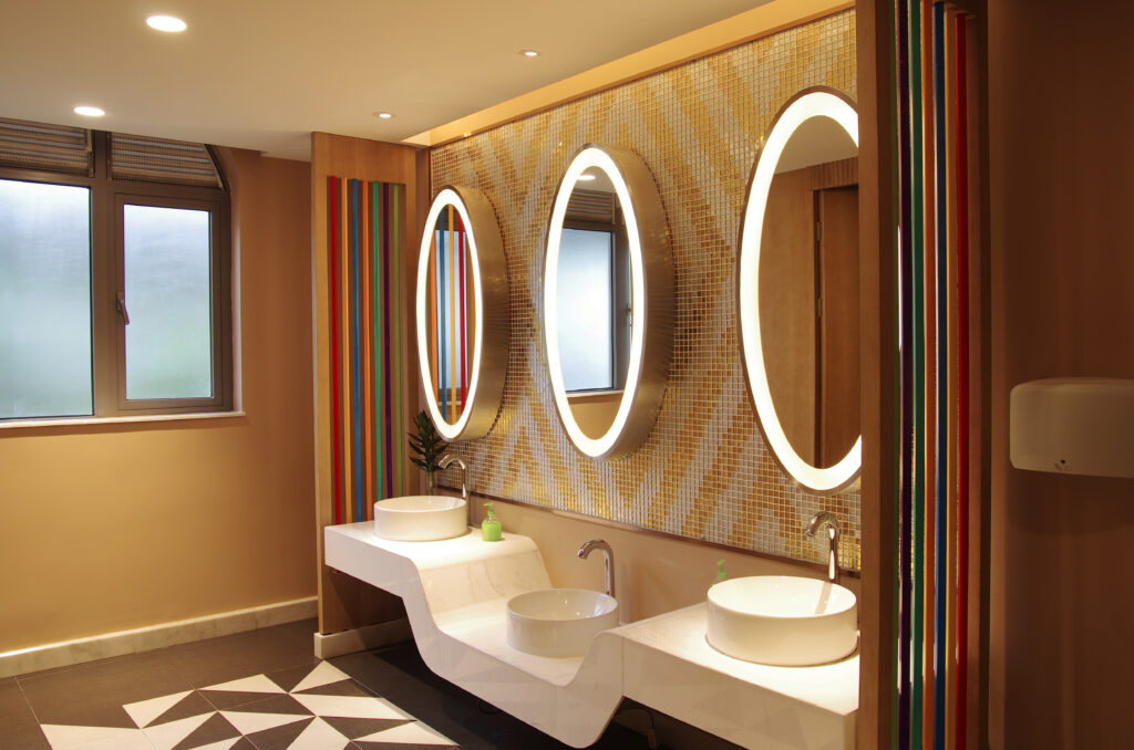 How to Choose Mosaic Tiles for Luxury Hotels: A Practical Design Guide 18 卫浴区域 1