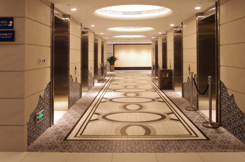 How to Choose Mosaic Tiles for Luxury Hotels: A Practical Design Guide 15 电梯走道 1
