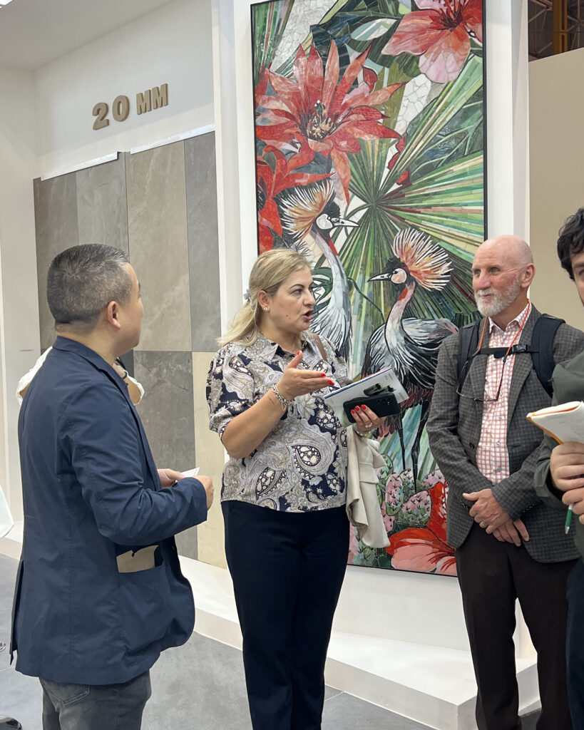 From Chinese Creation to Global Expression: JNJMosaic at CERSAIE 2026 10 jnjmosaic visitor discussion art mosaic cersaie 2025