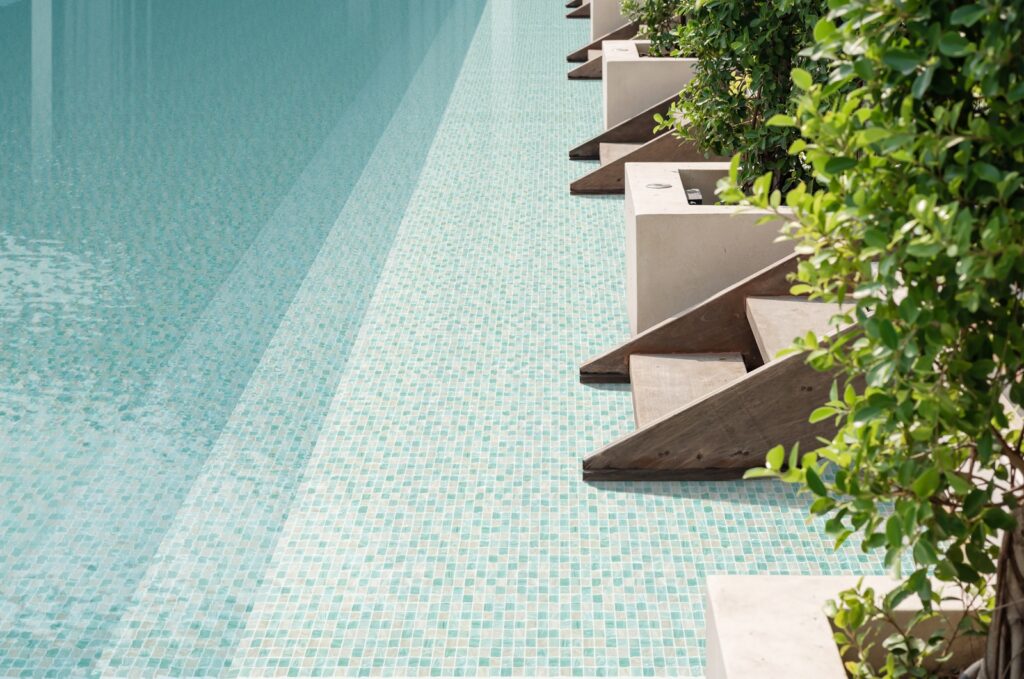 What Color Should Your Pool Be? 4 Mosaic Palettes to Inspire Your Design 1 MXGR 005 效果图