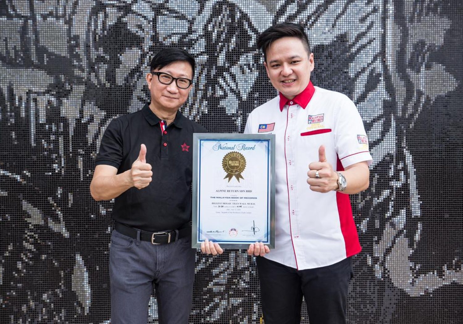 Star Residences | RT1 Mosaic Mural Artwork Awarded Malaysia Book of Records Certificate