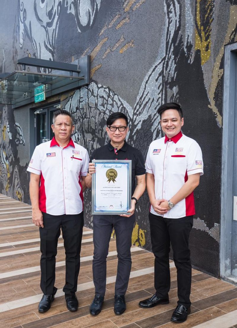 Star Residences | RT1 Mosaic Mural Artwork Awarded Malaysia Book of Records Certificate
